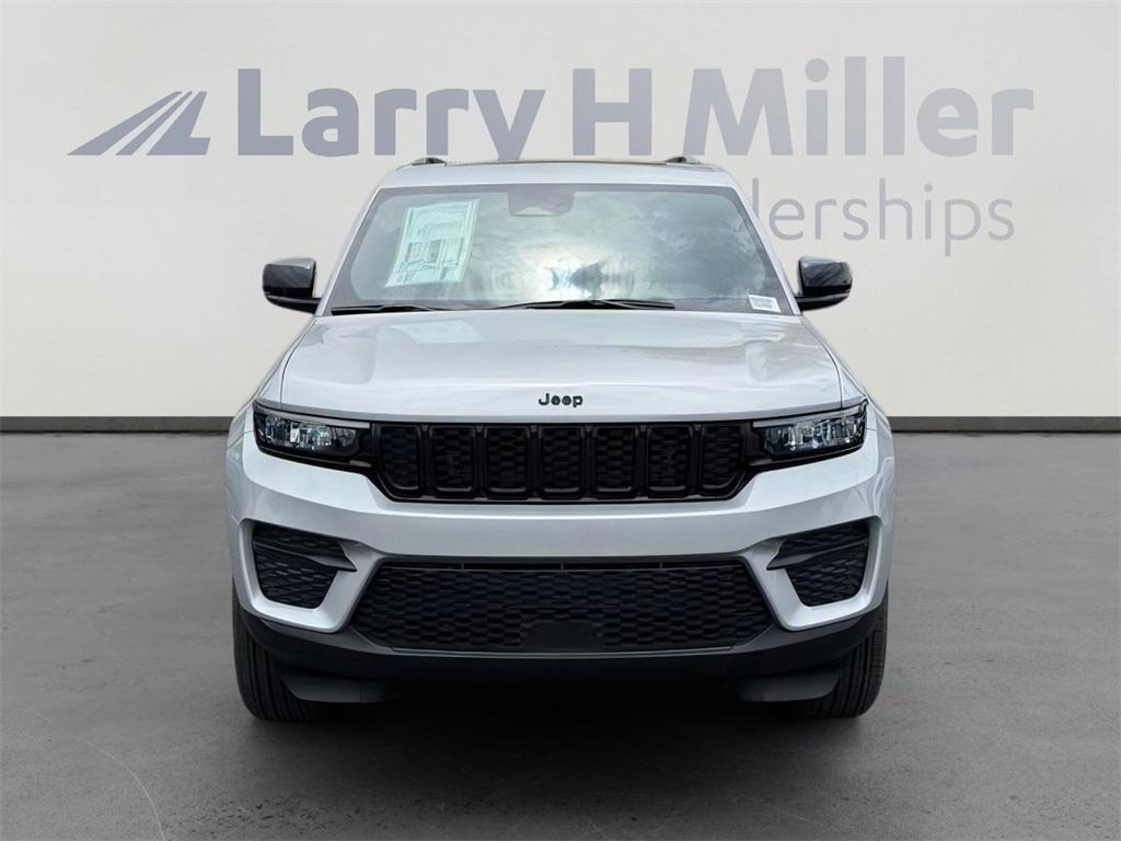 new 2025 Jeep Grand Cherokee car, priced at $39,122