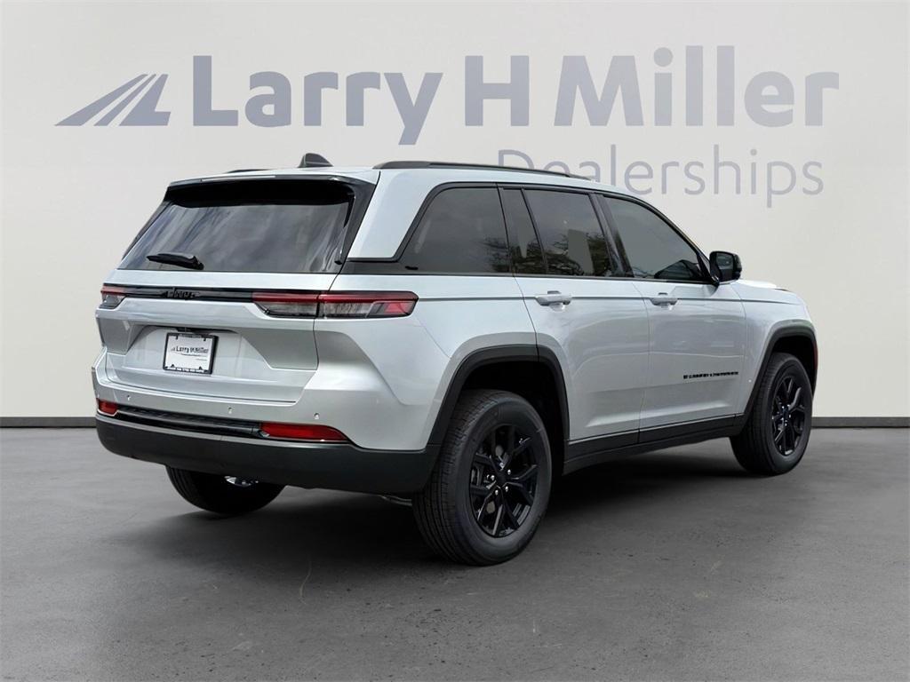 new 2025 Jeep Grand Cherokee car, priced at $39,122