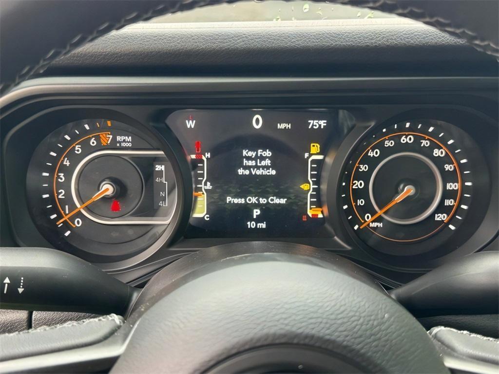 new 2025 Jeep Gladiator car, priced at $52,177