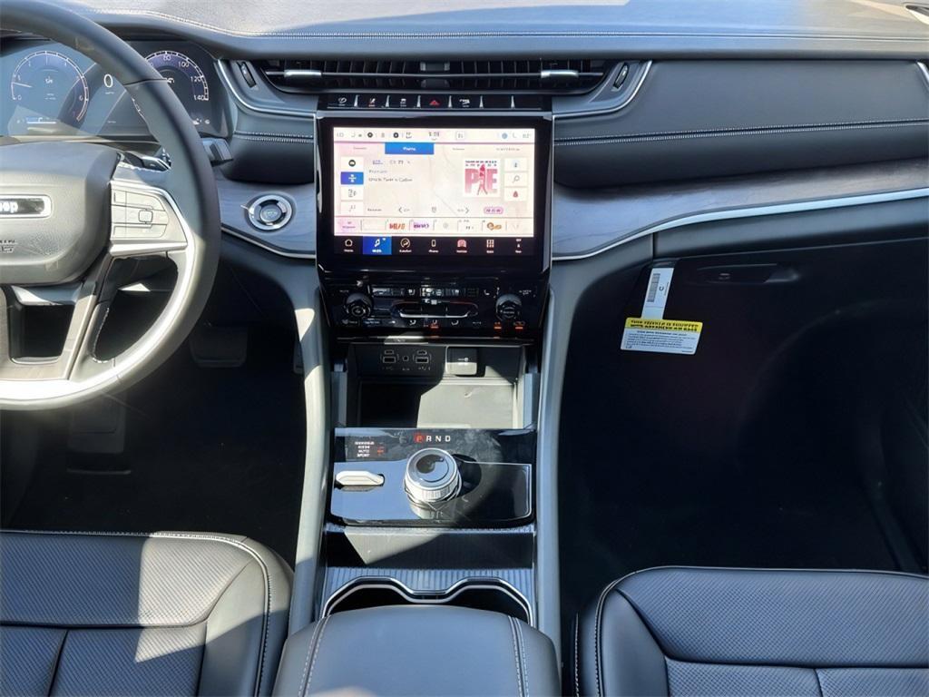 new 2025 Jeep Grand Cherokee car, priced at $47,027