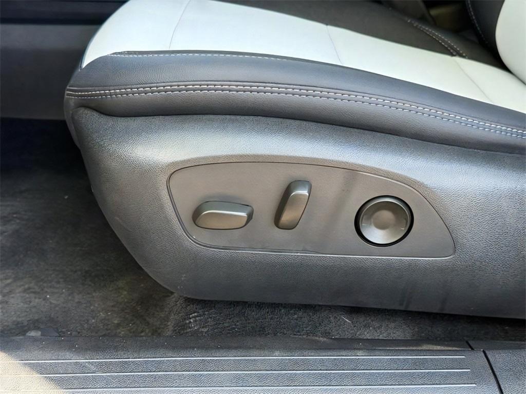 used 2025 Chevrolet Equinox EV car, priced at $29,000