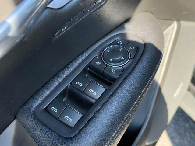 used 2021 Cadillac XT5 car, priced at $28,000