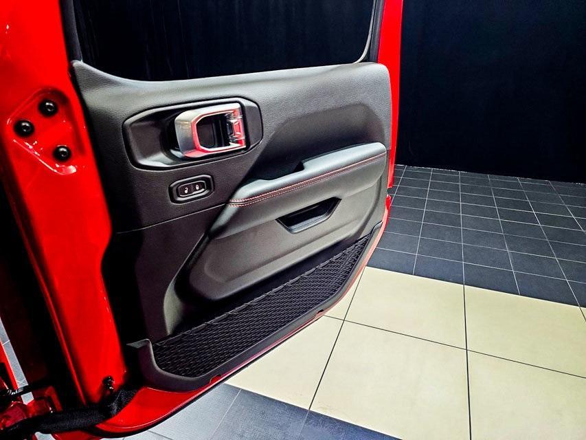 new 2025 Jeep Wrangler car, priced at $57,419