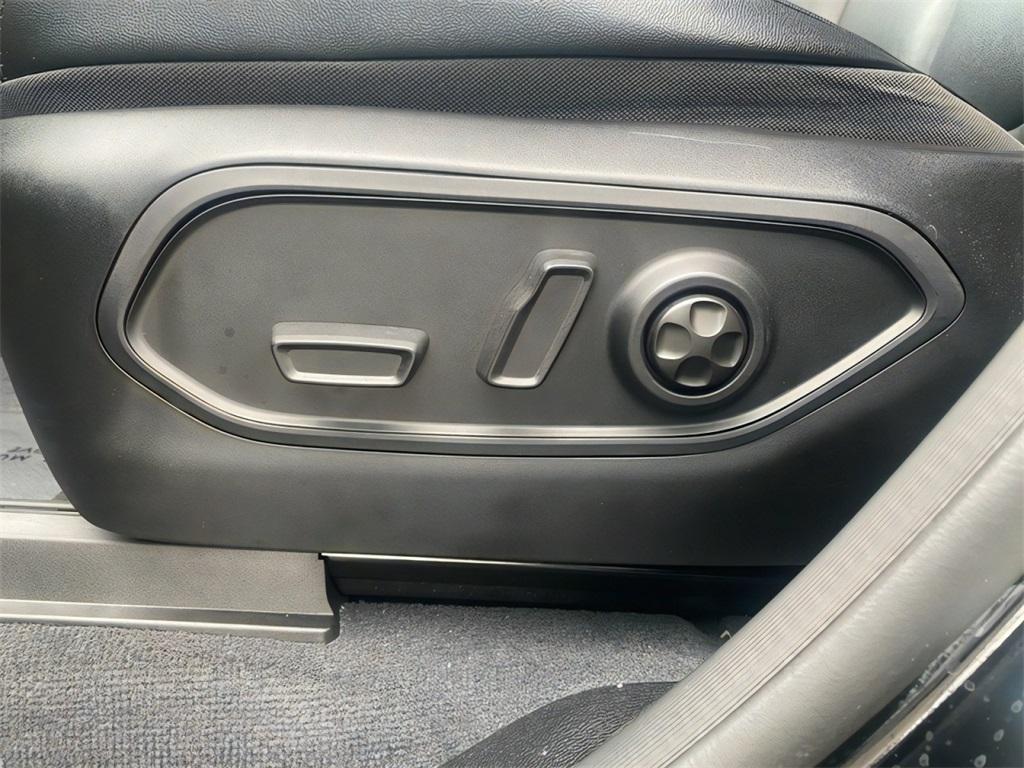 used 2023 Jeep Grand Cherokee car, priced at $33,000