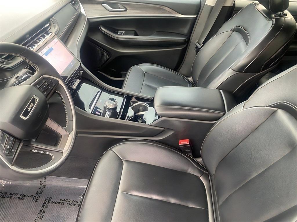 used 2023 Jeep Grand Cherokee car, priced at $33,000
