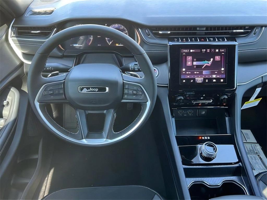 new 2025 Jeep Grand Cherokee car, priced at $46,072