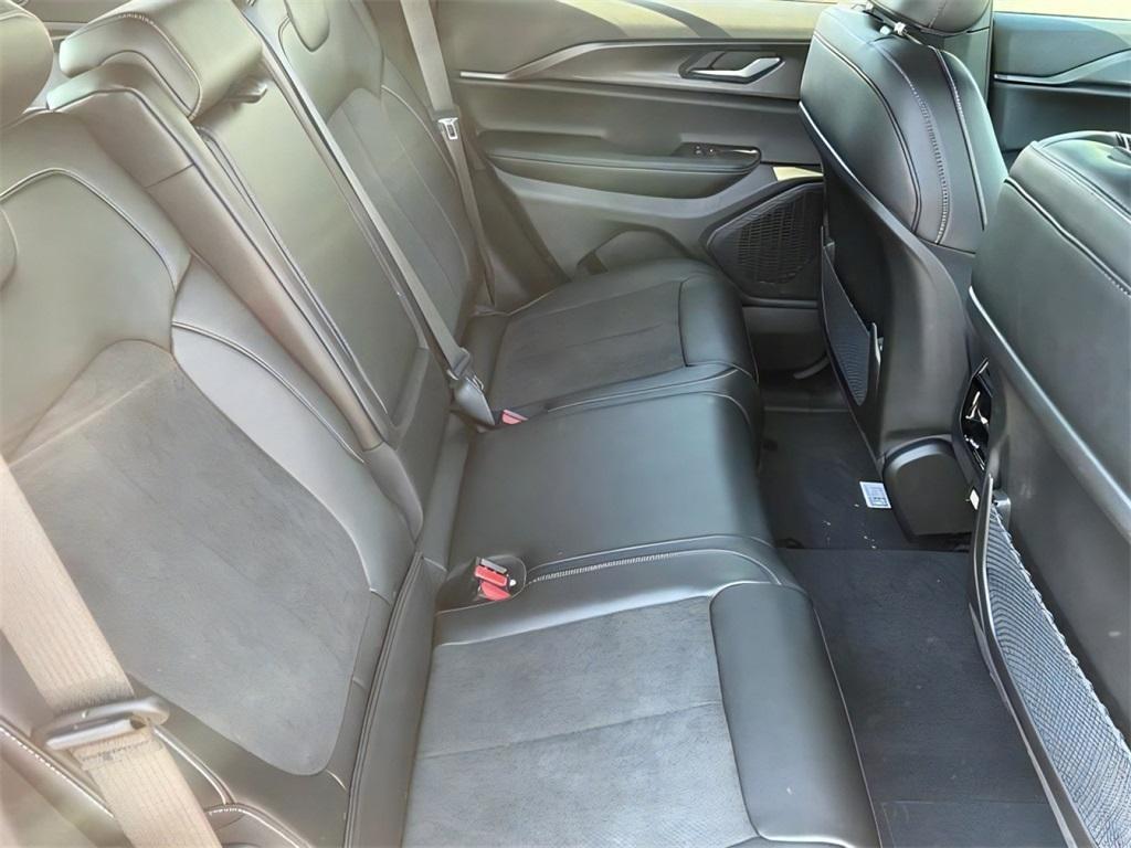 new 2025 Jeep Grand Cherokee car, priced at $46,072