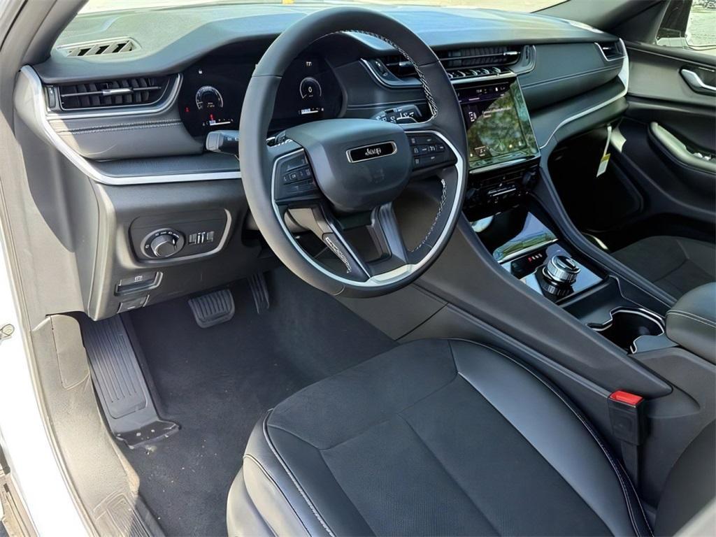 new 2025 Jeep Grand Cherokee L car, priced at $43,569