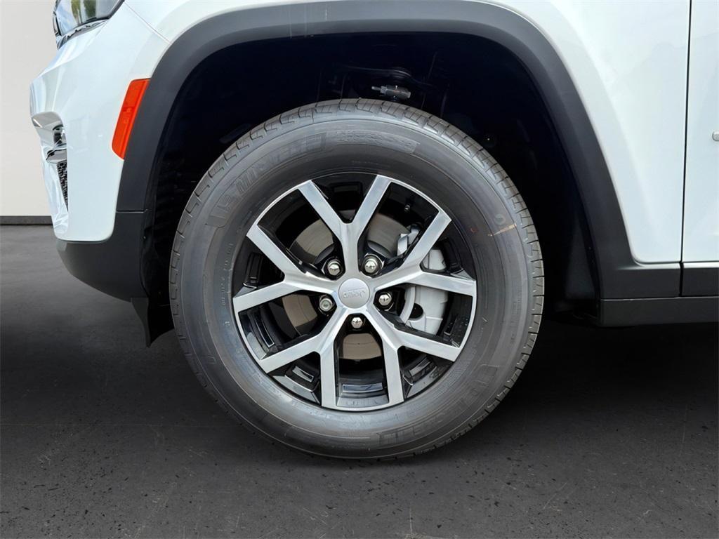 new 2025 Jeep Grand Cherokee car, priced at $45,767