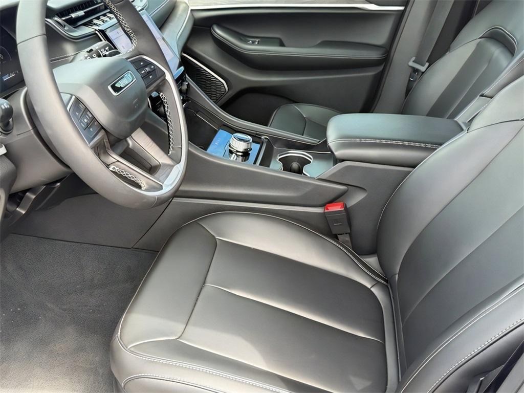 new 2025 Jeep Grand Cherokee car, priced at $45,767