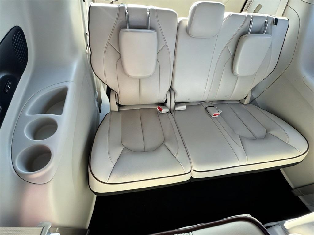 used 2020 Chrysler Pacifica car, priced at $22,500