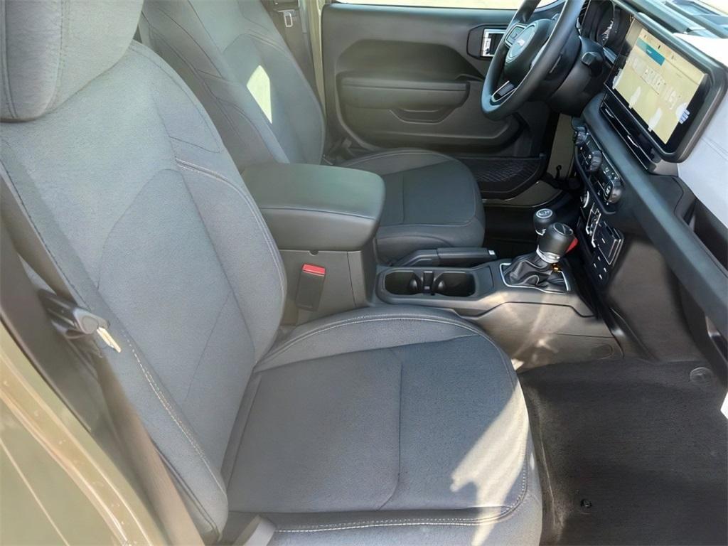 new 2025 Jeep Gladiator car, priced at $38,764