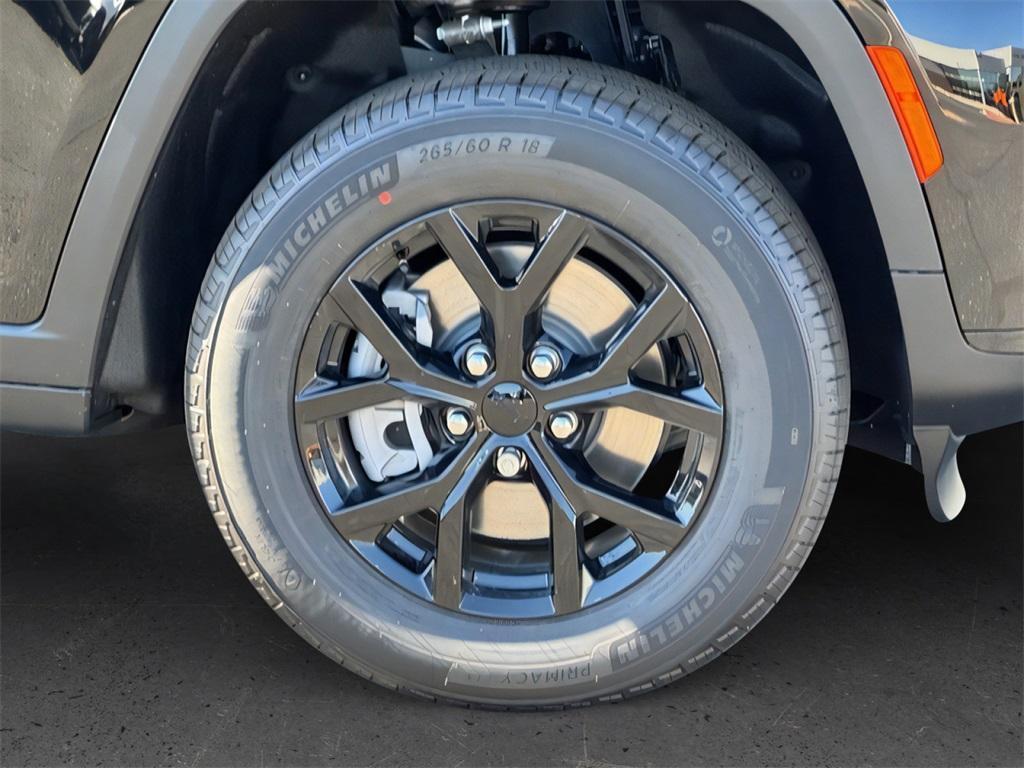 new 2025 Jeep Grand Cherokee L car, priced at $37,572