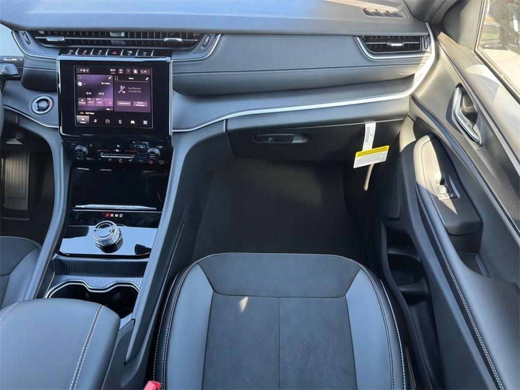 new 2025 Jeep Grand Cherokee L car, priced at $37,572