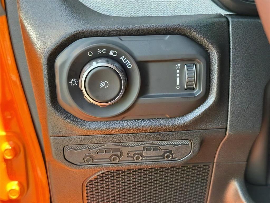 new 2025 Jeep Wrangler car, priced at $45,748