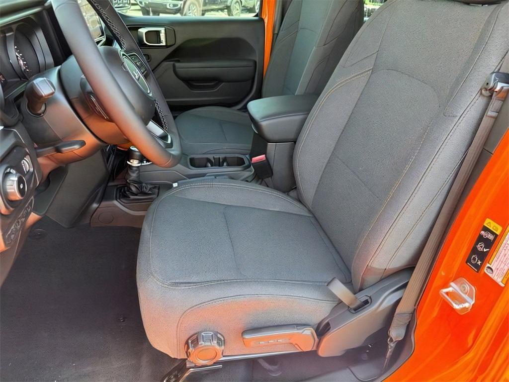 new 2025 Jeep Wrangler car, priced at $45,748