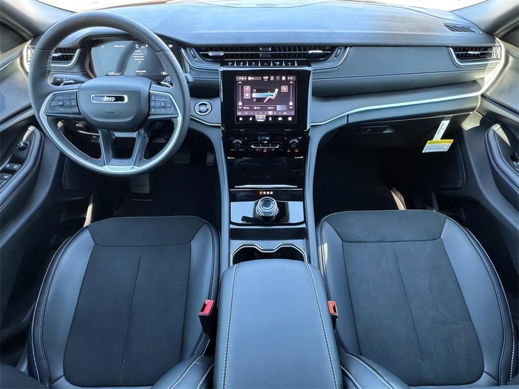 new 2025 Jeep Grand Cherokee car, priced at $39,572