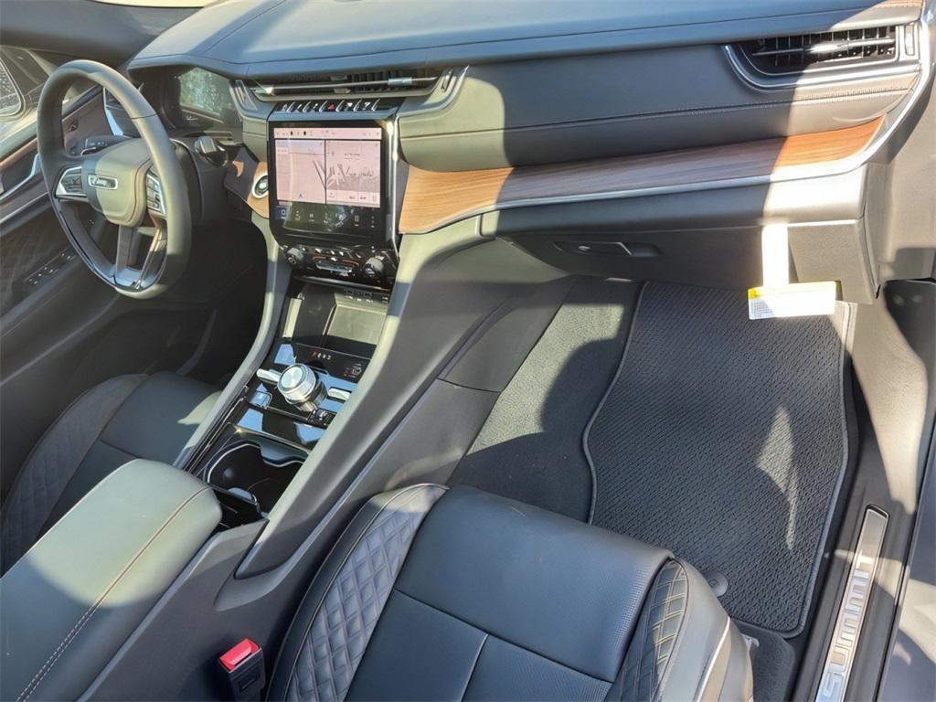 new 2025 Jeep Grand Cherokee car, priced at $63,542