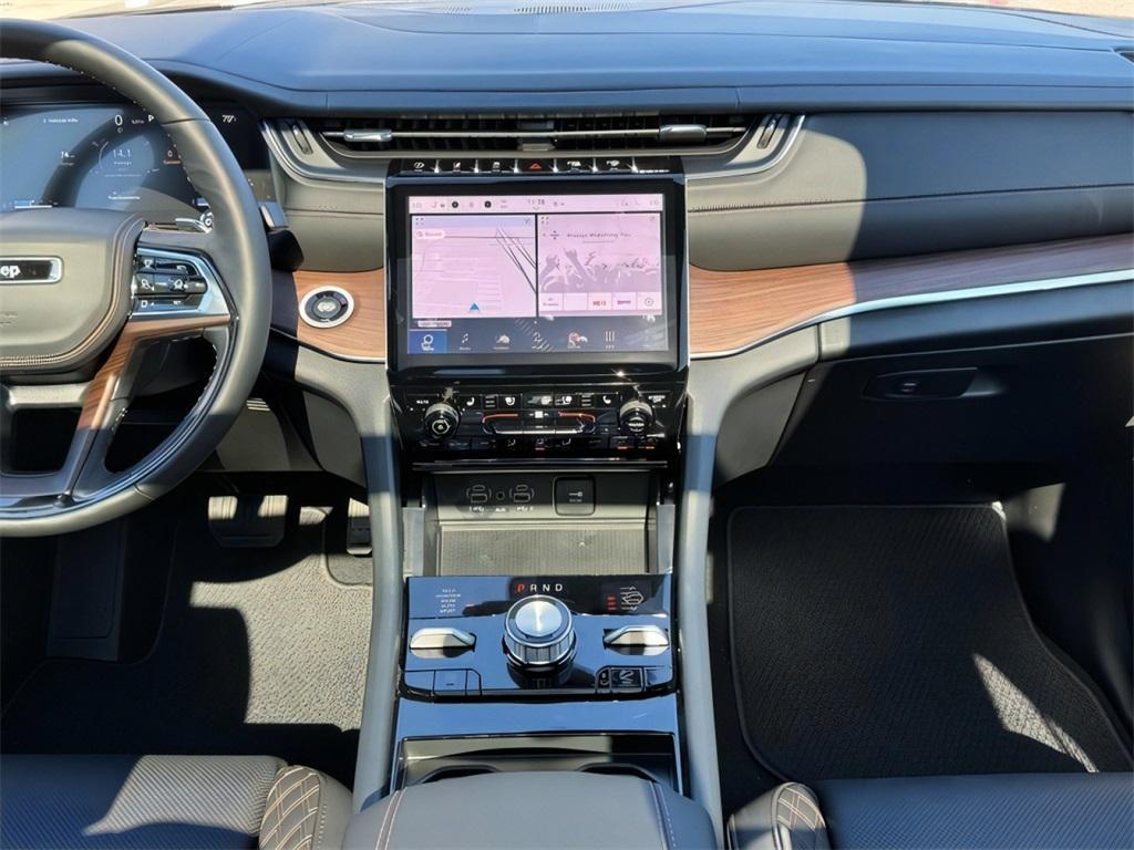 new 2025 Jeep Grand Cherokee car, priced at $63,542