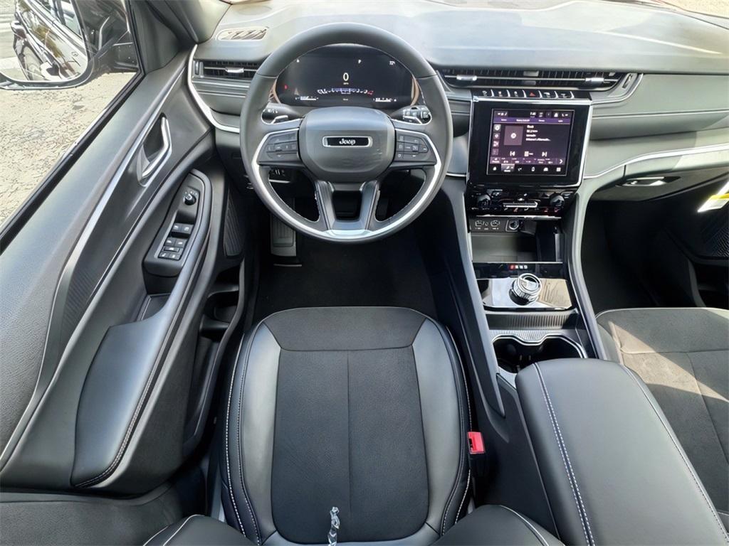 new 2025 Jeep Grand Cherokee car, priced at $36,822