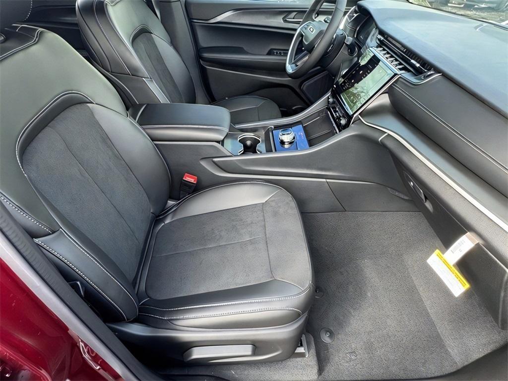 new 2025 Jeep Grand Cherokee car, priced at $36,822
