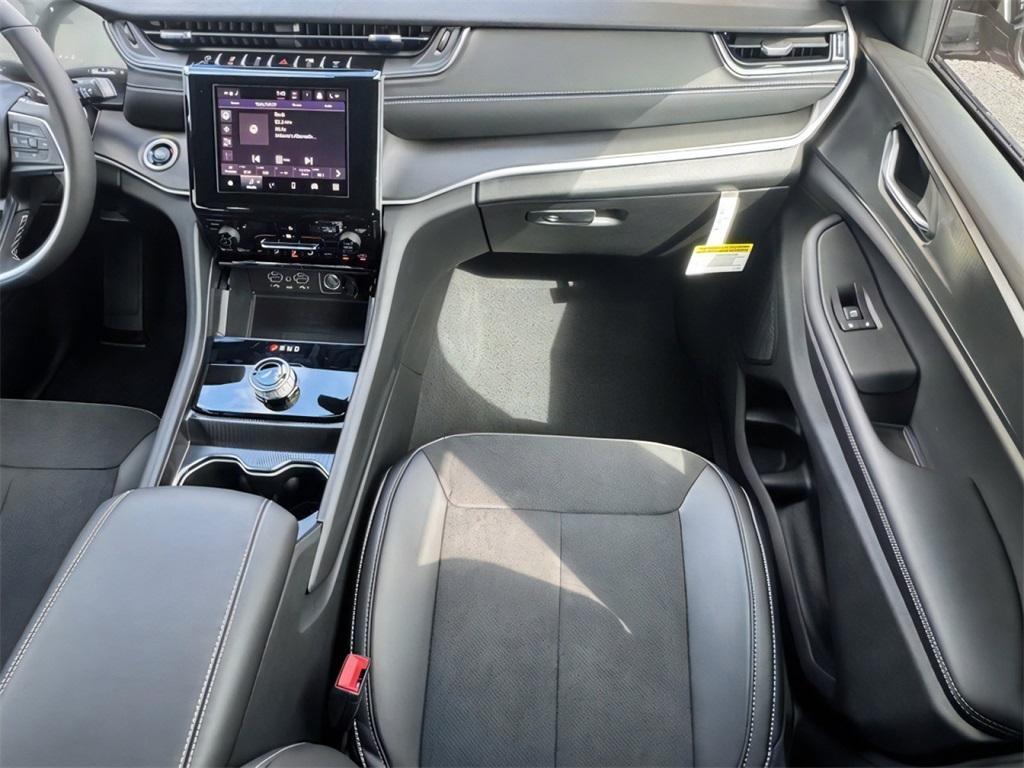 new 2025 Jeep Grand Cherokee car, priced at $36,822