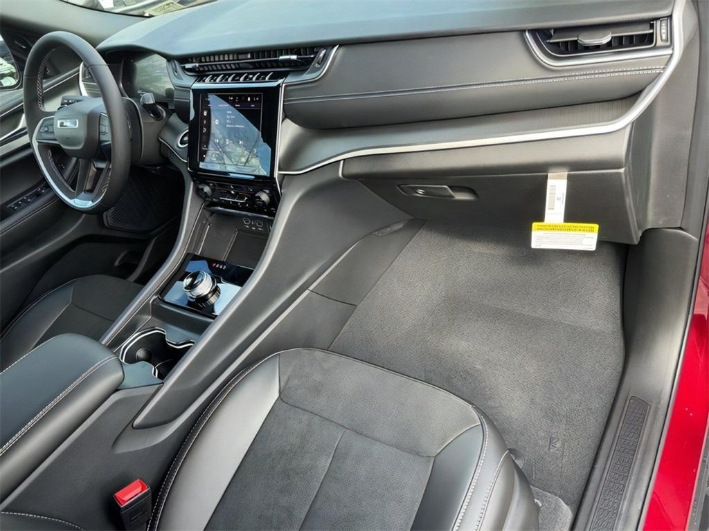 new 2025 Jeep Grand Cherokee car, priced at $36,822