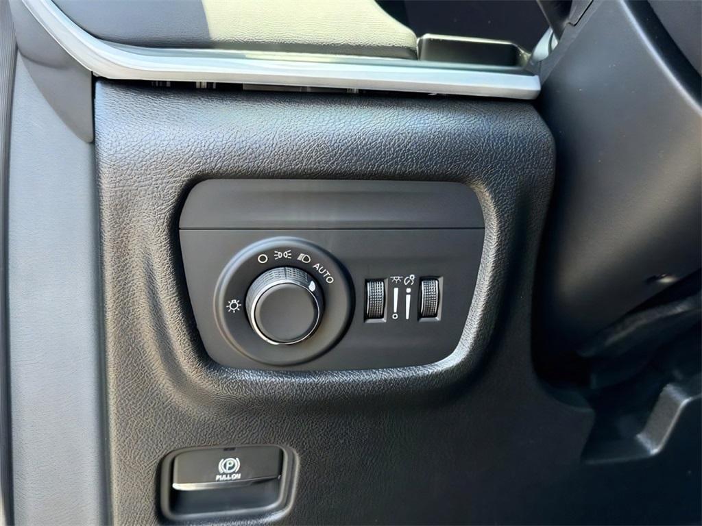 new 2025 Jeep Grand Cherokee L car, priced at $41,672