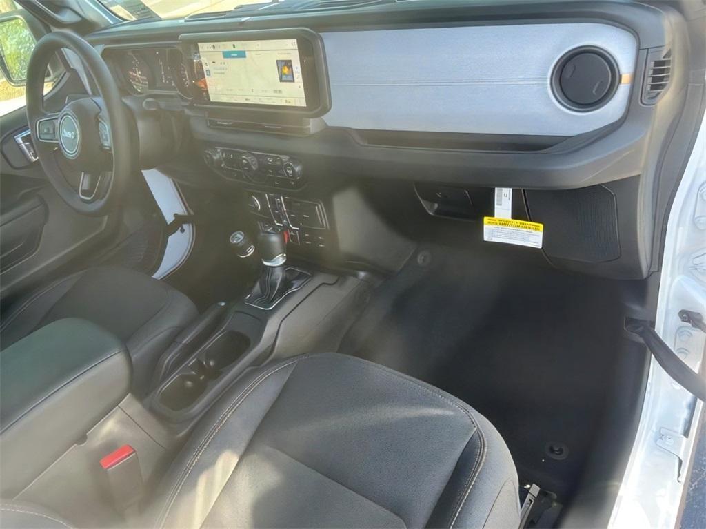 new 2025 Jeep Wrangler car, priced at $46,154