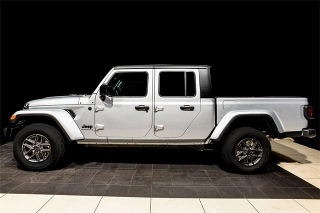 new 2024 Jeep Gladiator car, priced at $48,676