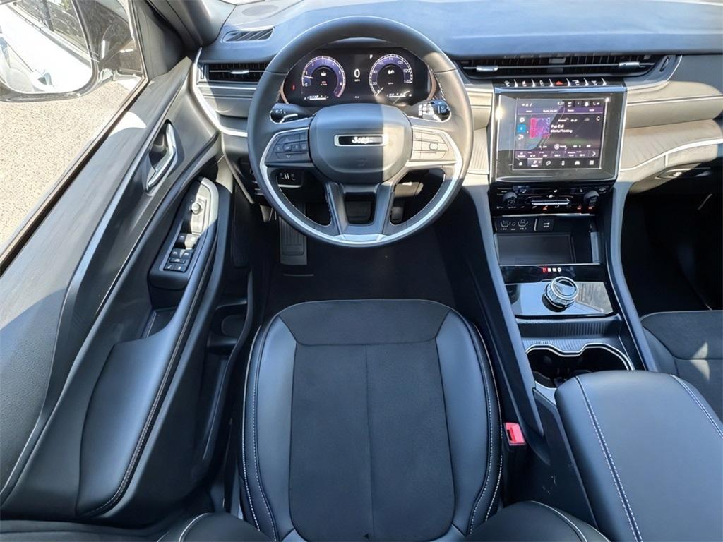 new 2025 Jeep Grand Cherokee car, priced at $43,477