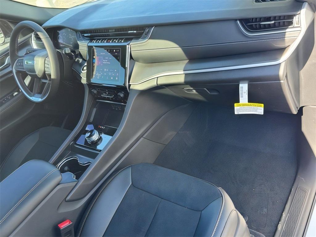 new 2025 Jeep Grand Cherokee car, priced at $43,477