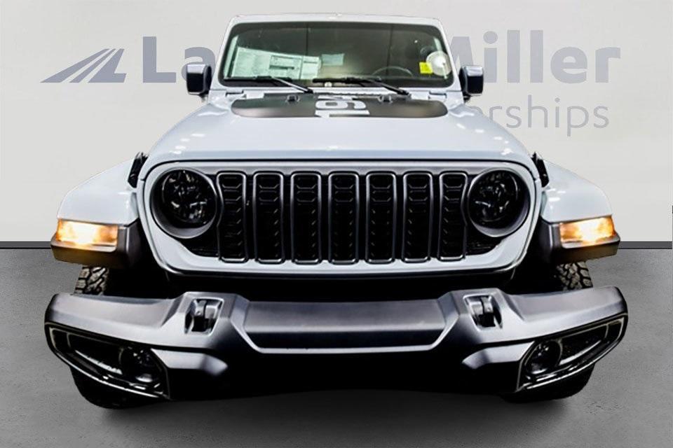 new 2025 Jeep Gladiator car, priced at $42,830