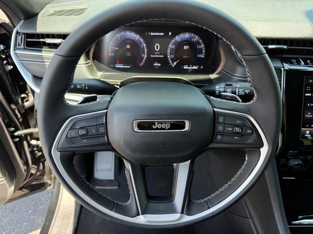 new 2025 Jeep Grand Cherokee car, priced at $45,072