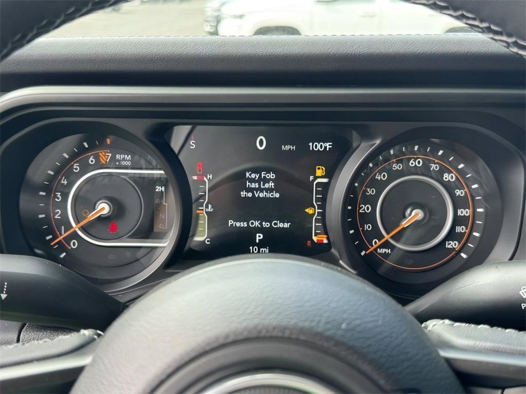 new 2025 Jeep Gladiator car, priced at $43,782