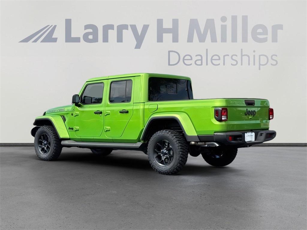 new 2025 Jeep Gladiator car, priced at $43,782