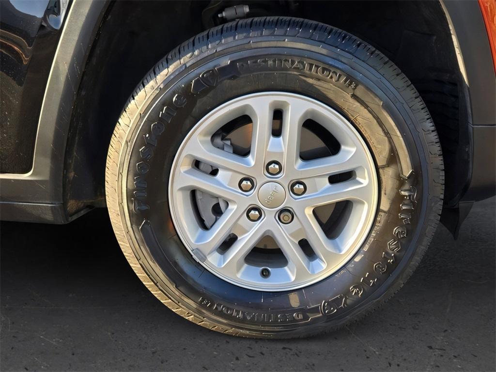 used 2023 Jeep Grand Cherokee car, priced at $25,000