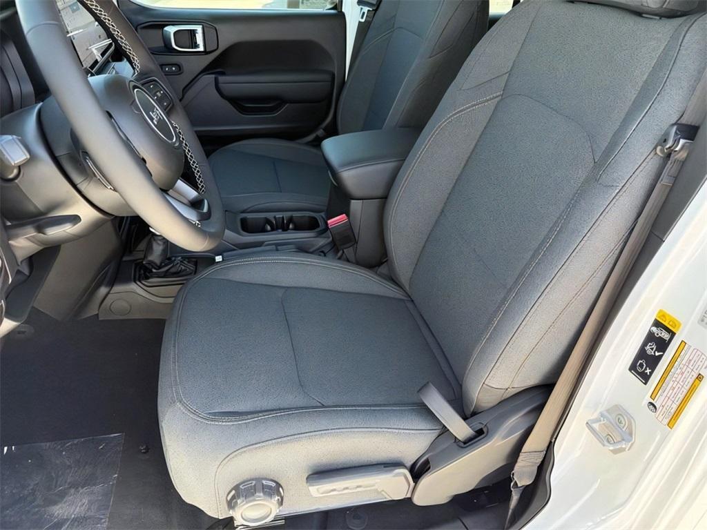 new 2025 Jeep Wrangler car, priced at $44,287