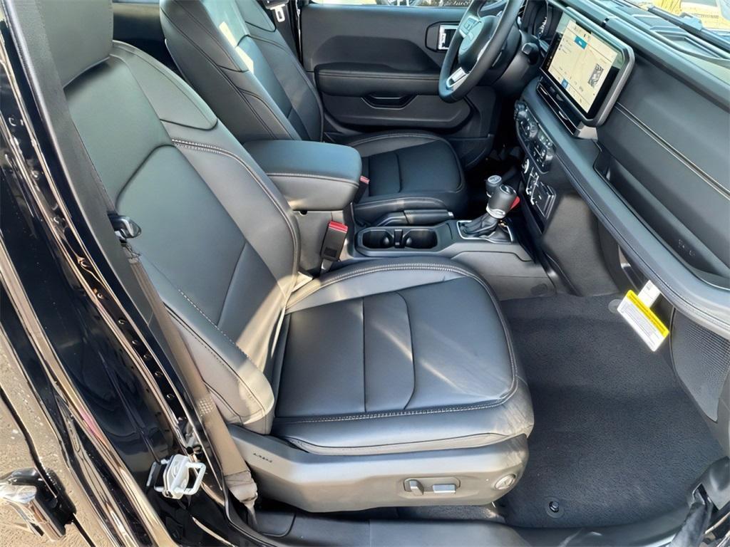 new 2025 Jeep Wrangler car, priced at $51,297
