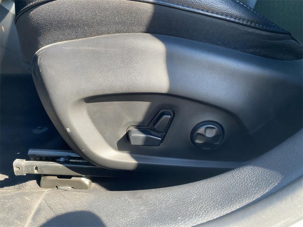 used 2019 Jeep Compass car, priced at $17,500