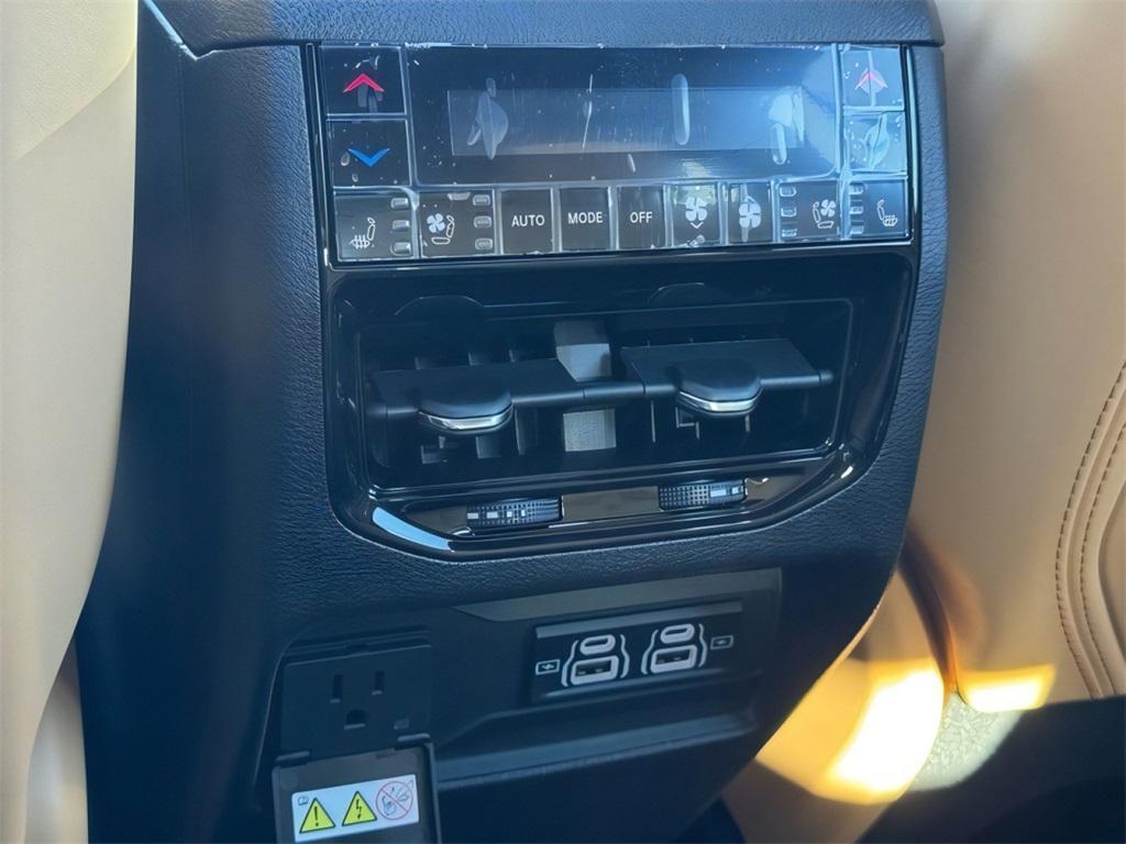 new 2025 Jeep Grand Cherokee L car, priced at $69,772