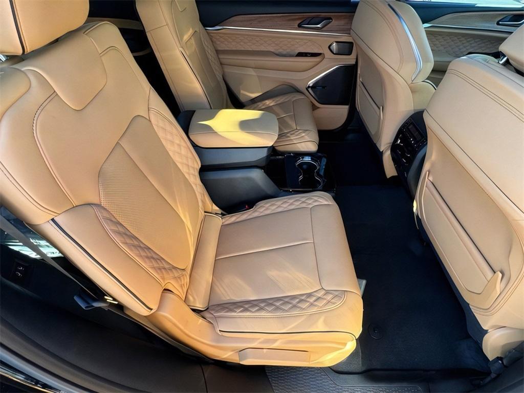 new 2025 Jeep Grand Cherokee L car, priced at $69,772