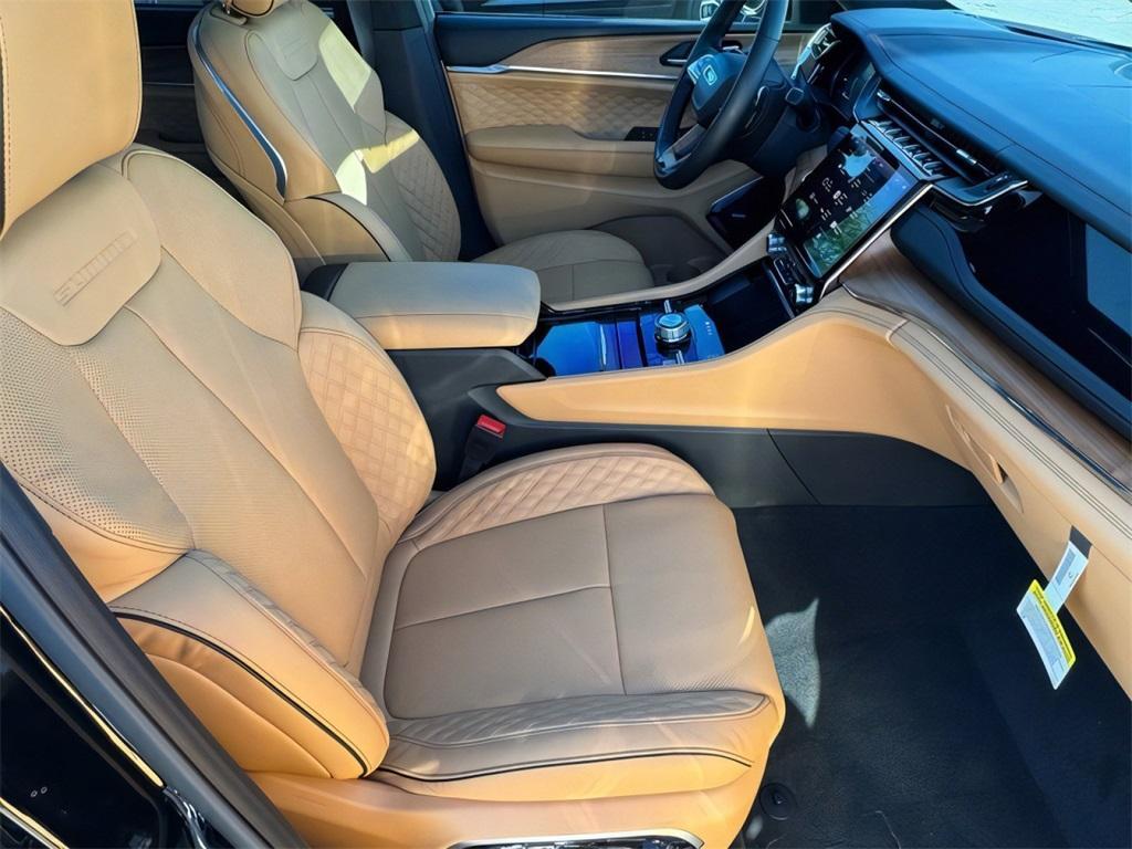 new 2025 Jeep Grand Cherokee L car, priced at $69,772