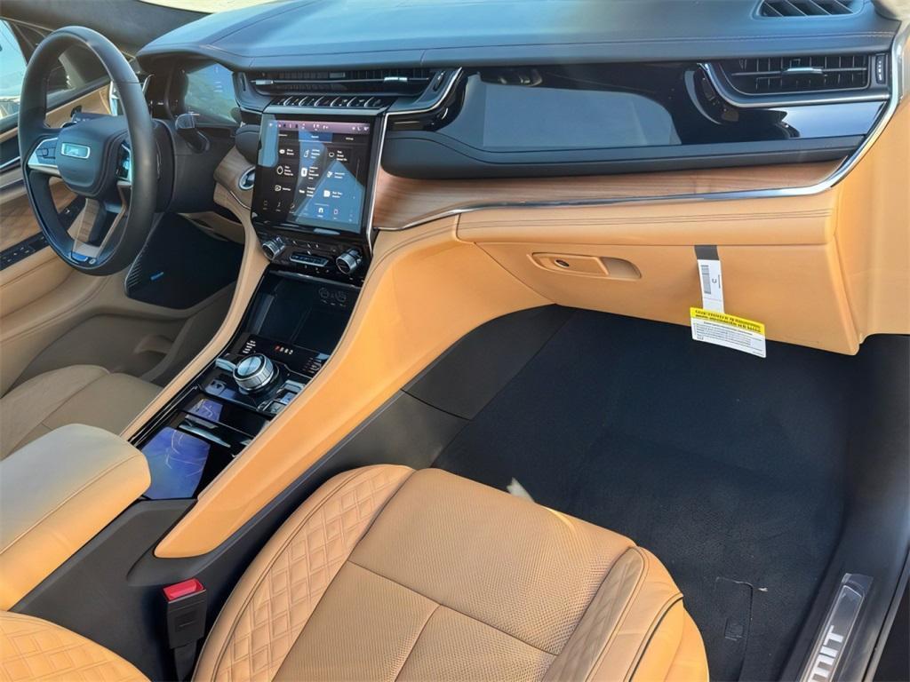 new 2025 Jeep Grand Cherokee L car, priced at $69,772