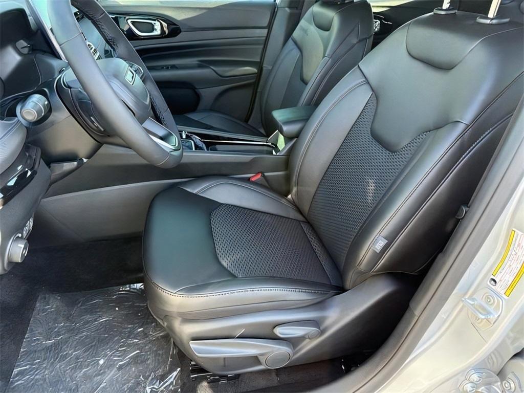 new 2025 Jeep Compass car, priced at $30,305