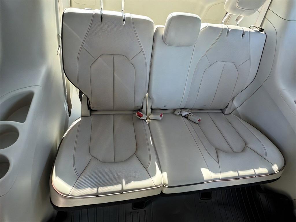 used 2020 Chrysler Pacifica car, priced at $19,000