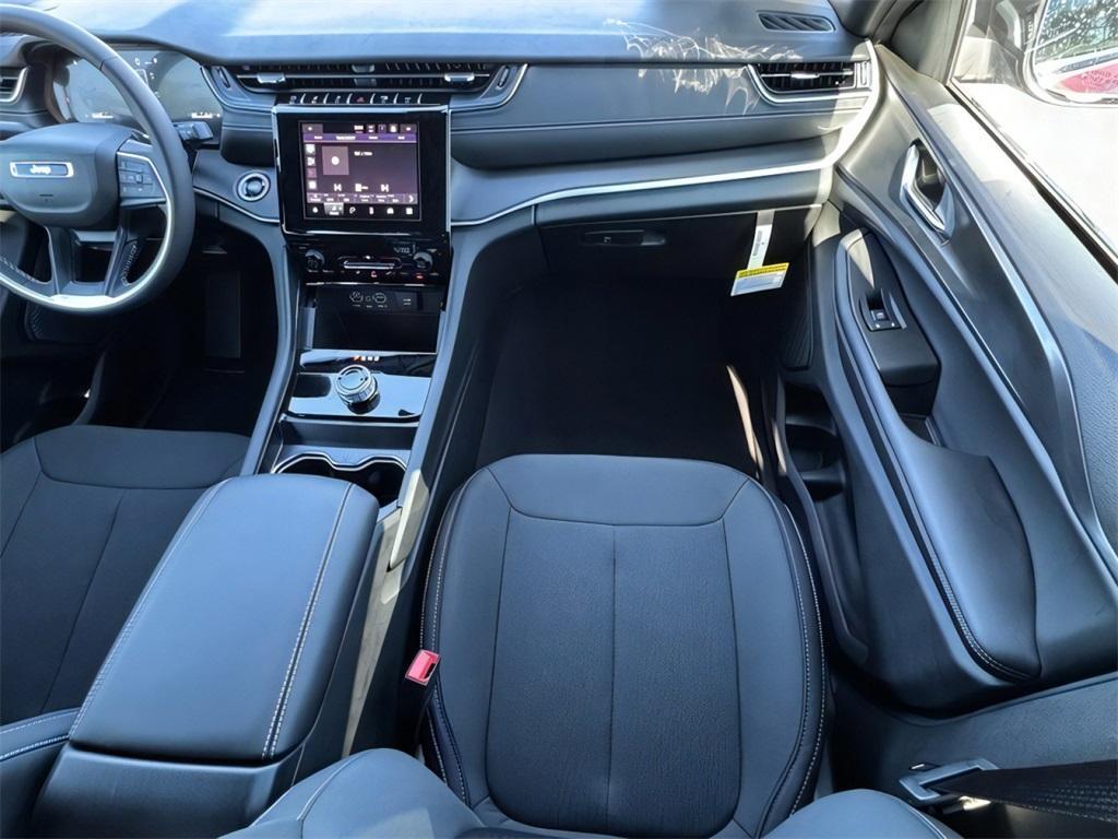 new 2025 Jeep Grand Cherokee car, priced at $30,717