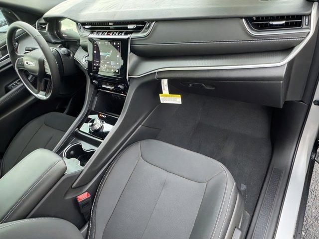 new 2025 Jeep Grand Cherokee car, priced at $30,717