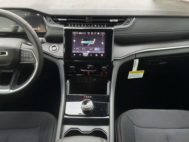 new 2025 Jeep Grand Cherokee car, priced at $30,717