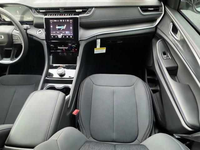 new 2025 Jeep Grand Cherokee car, priced at $30,717